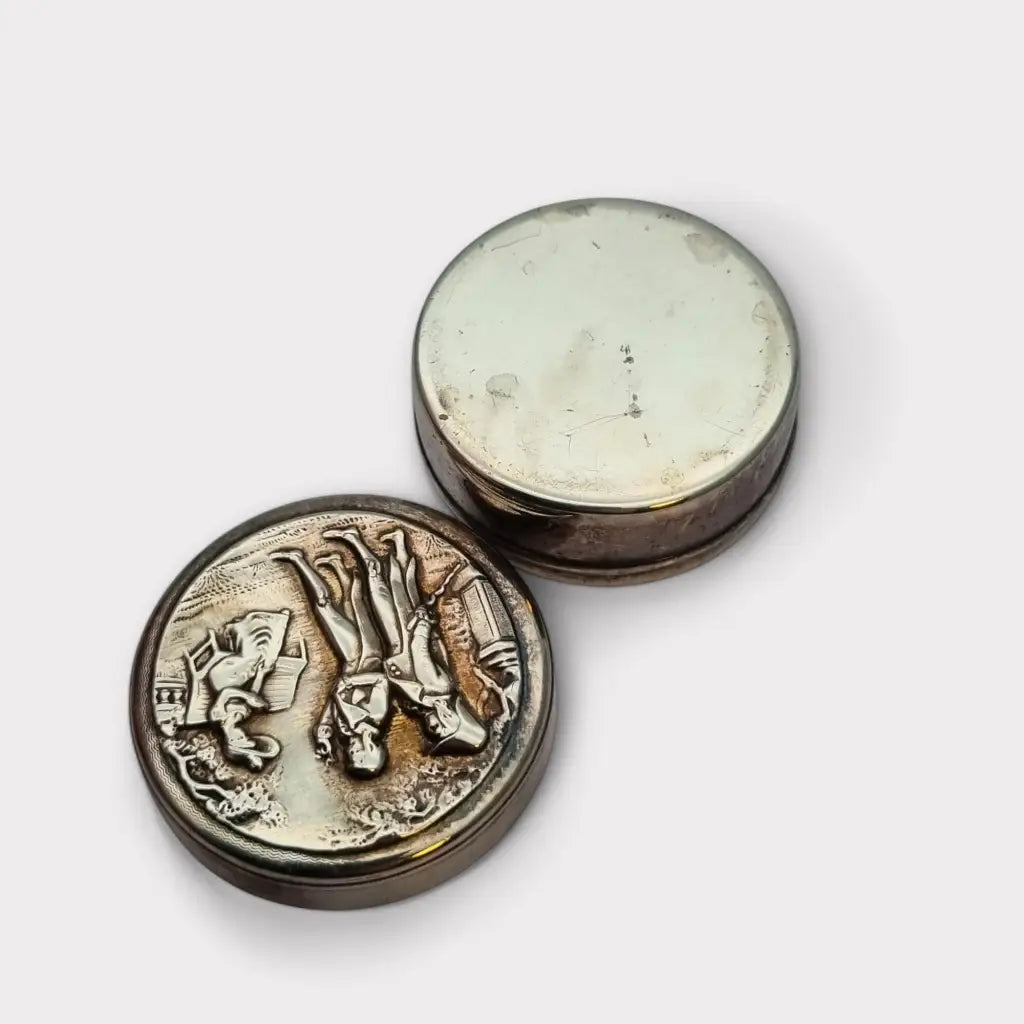 Caja romántica vintage de relieve neoclásico ideal para coleccionistas