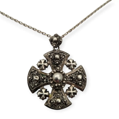 Colgante antiguo de filigrana plata con la Cruz Jerusalén y cadena circa
