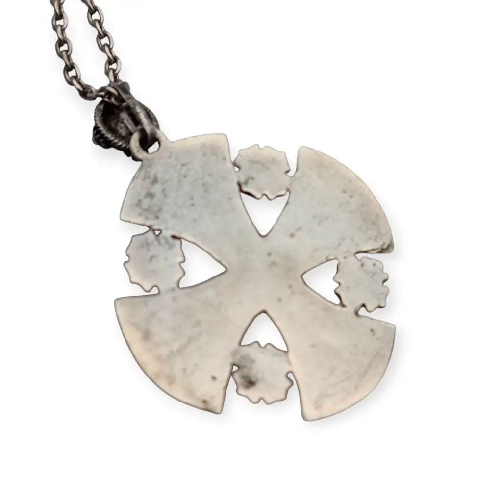 Colgante antiguo de filigrana plata con la Cruz Jerusalén y cadena circa