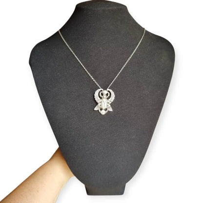 Colgante escarabajo egipcio en plata 925 estilo revival cadena incluida diseño