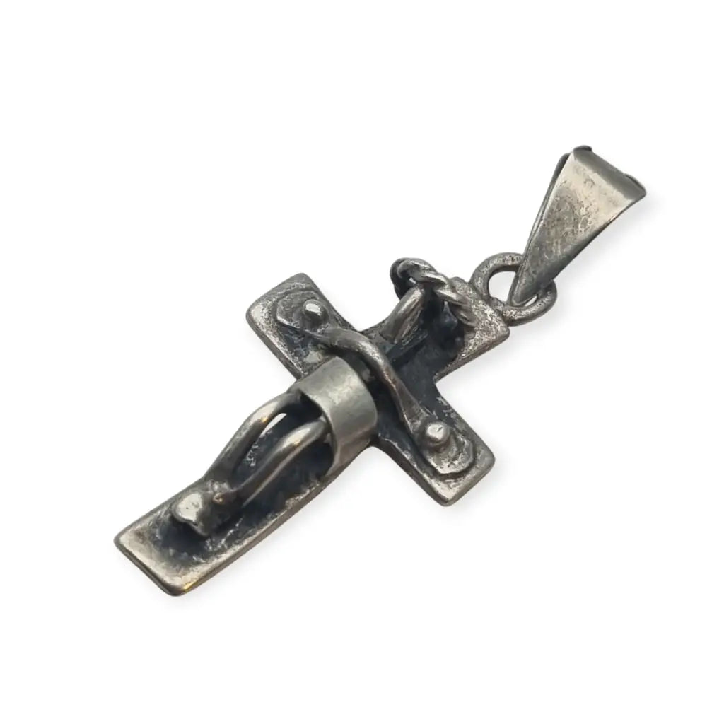 Colgante vintage de plata 925 crucifijo elaborado en México años 90.