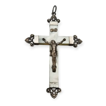 Cruz antigua en nácar y plata con detalles ornamentales regalos religiosos.