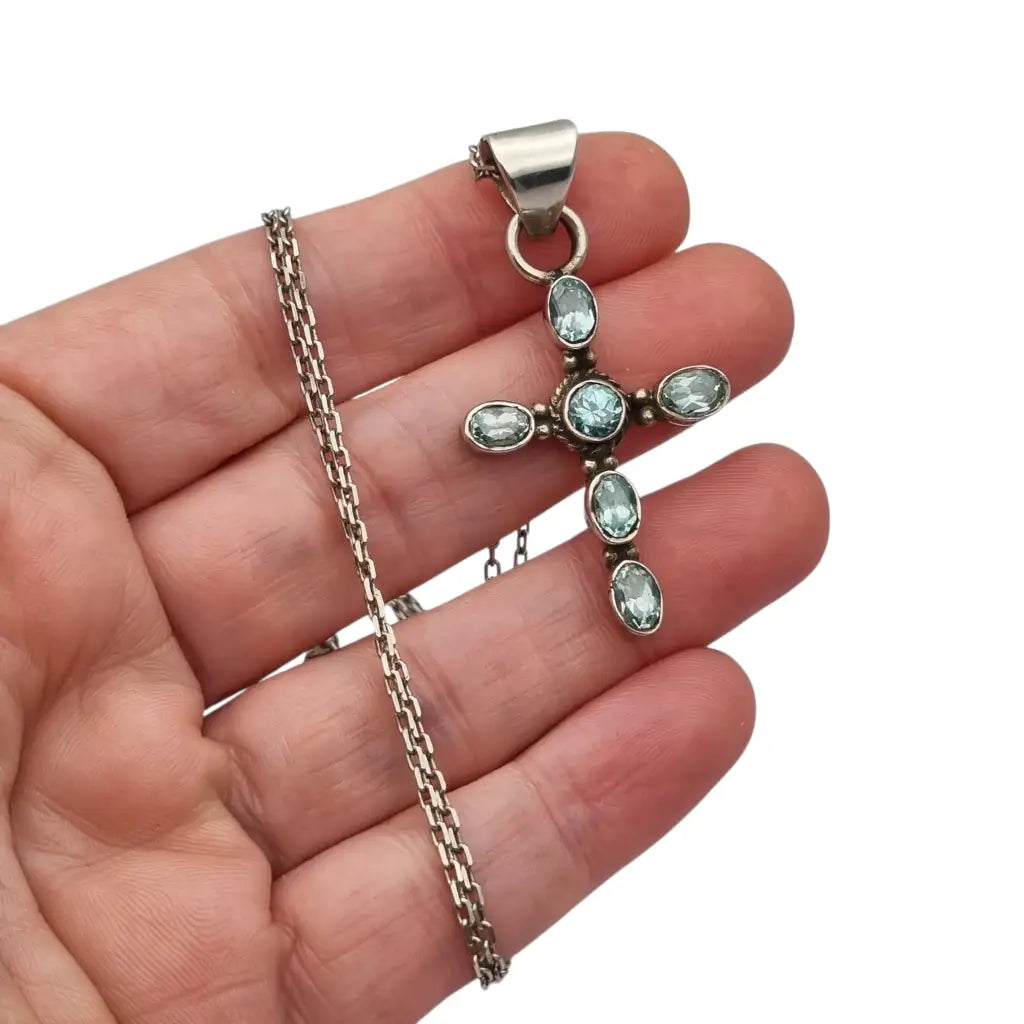 Cruz vintage de plata con topacios azules ovalados y cadena regalos religiosos