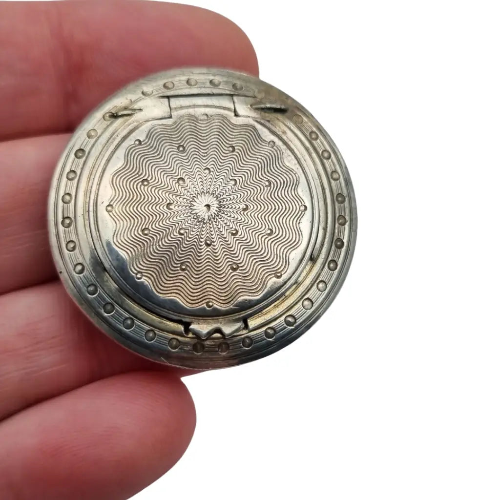 Estuche arte deco pequeño vintage para rubor grabado en plata años 20.