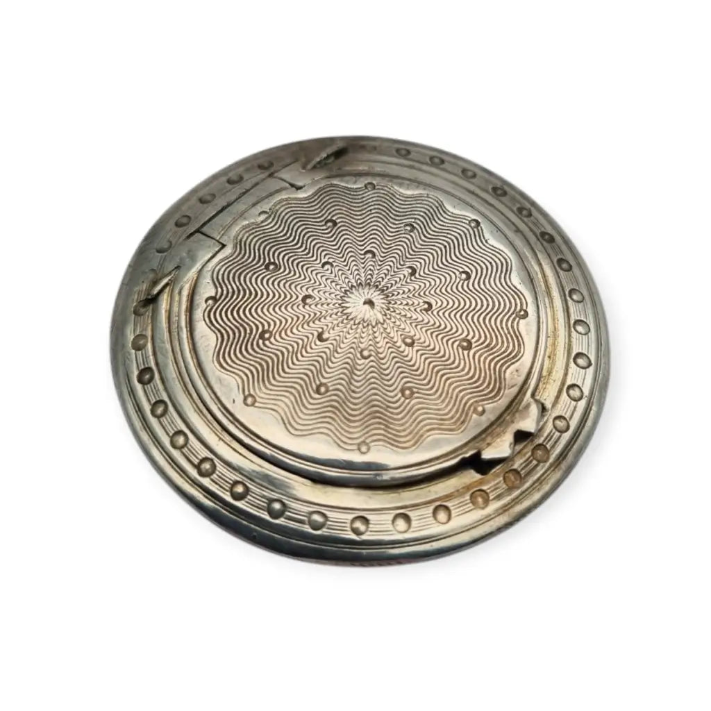 Estuche arte deco pequeño vintage para rubor grabado en plata años 20.