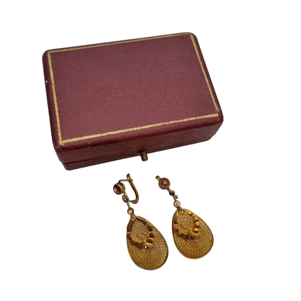 Pendientes belle epoque dorados con estuche original joyería antigua y vintage.