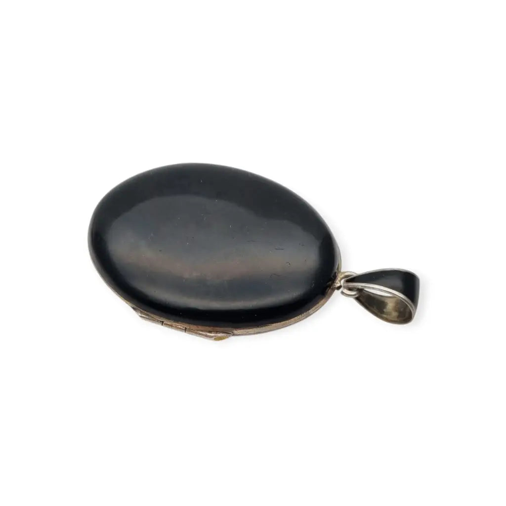 Guardapelo victoriano joyeria de luto en plata y esmalye negro con perlas circa