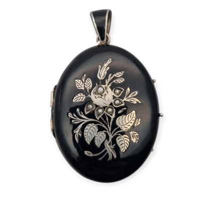 Guardapelo victoriano joyeria de luto en plata y esmalye negro con perlas circa