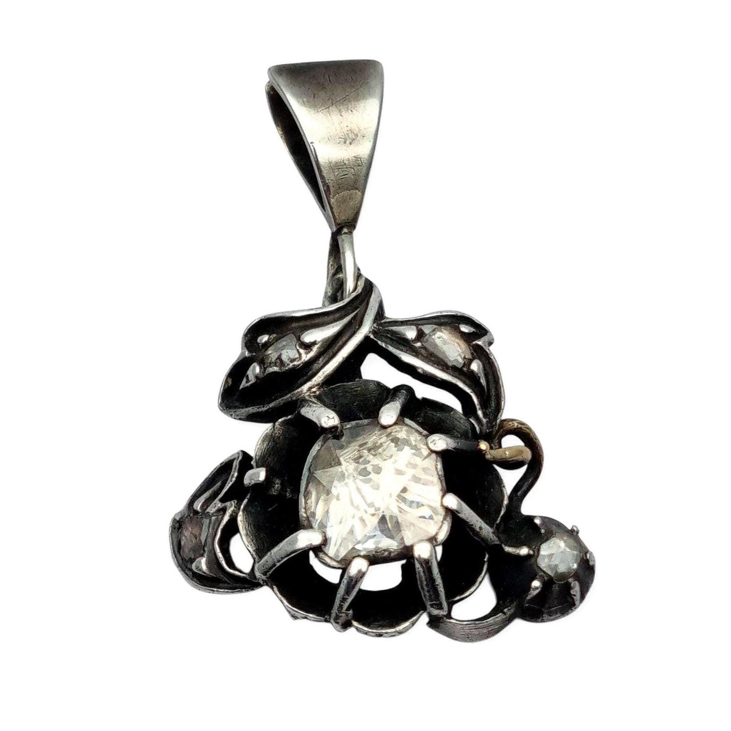 Victorian floral pendant in silver with diamonds and gold details, circa 1890