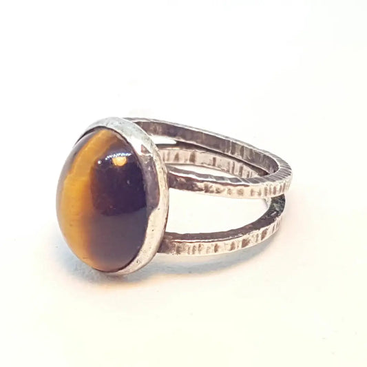 Anillo boho de plata con piedra ojo tigre joyería artesanal los años 70