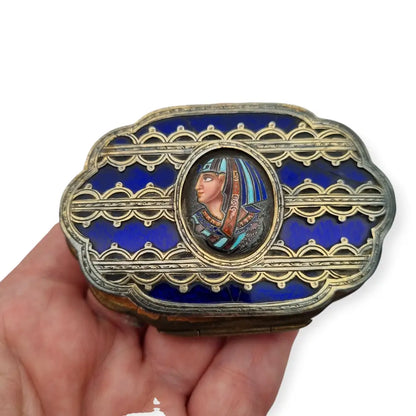 Monedero antiguo de colección estilo neoegipcio esmalte guilloché azul y plata con faraón pintado 1900.