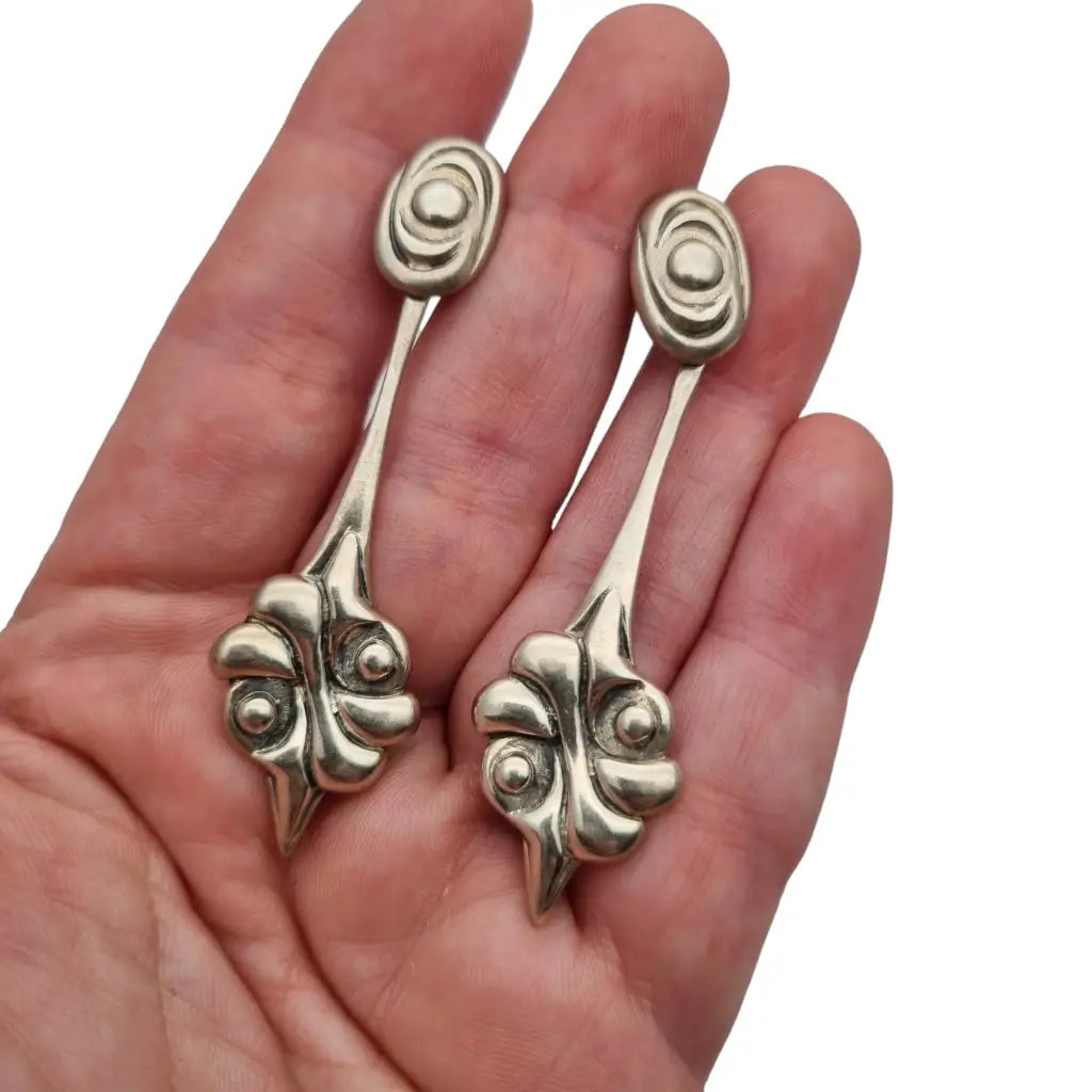 Pendientes vintage de diseño plata para mujer estilo modernista.