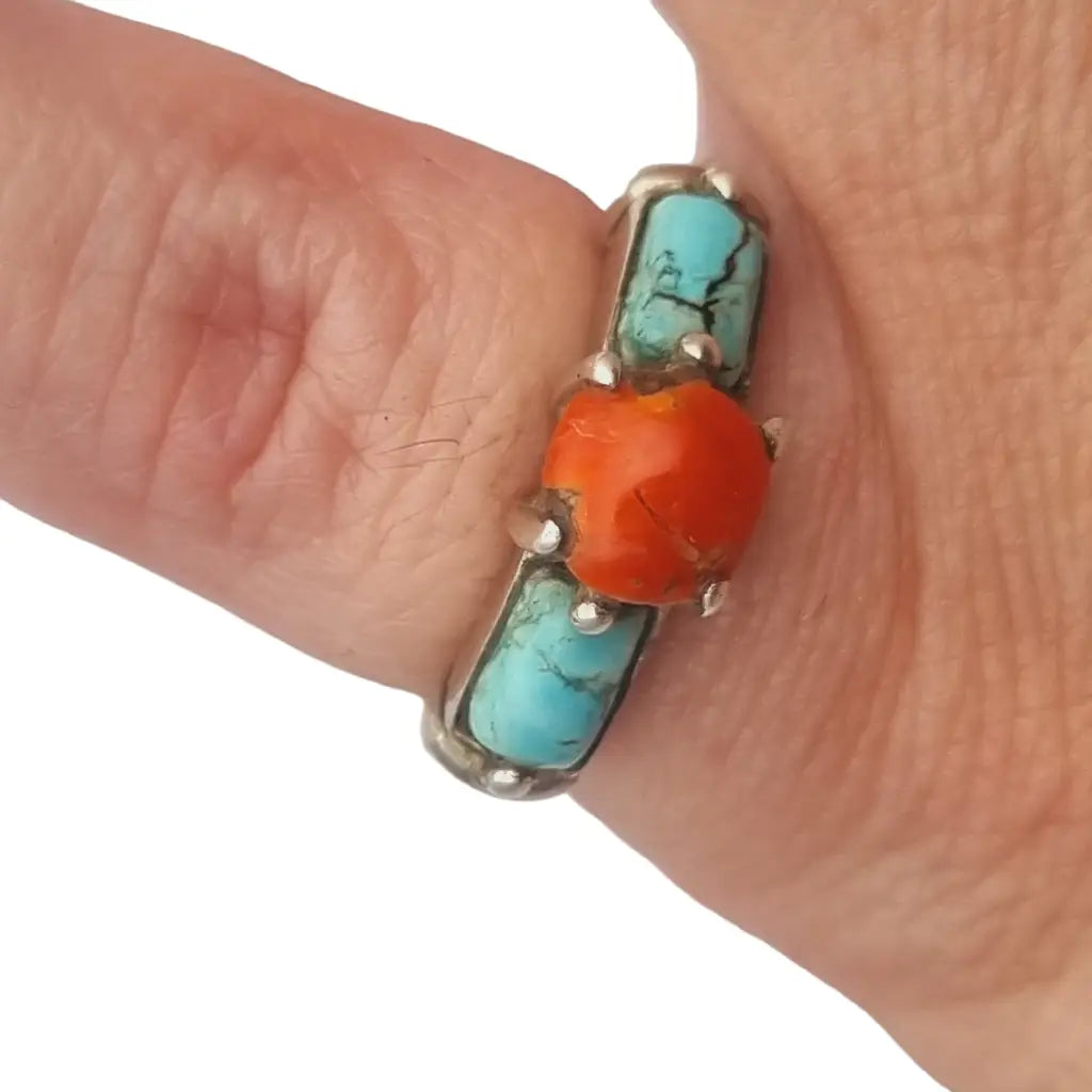 Anillo vintage de plata coral y turquesa joyería boho para mujer hecho a mano.