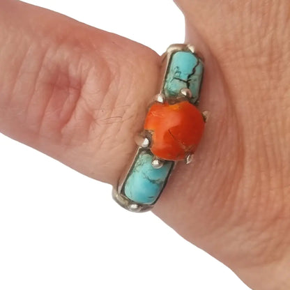 Anillo vintage de plata coral y turquesa joyería boho para mujer hecho a mano.