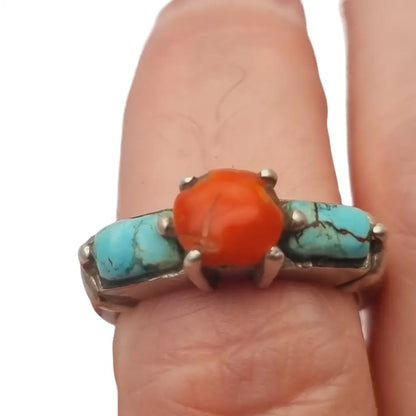 Anillo vintage de plata coral y turquesa joyería boho para mujer hecho a mano.