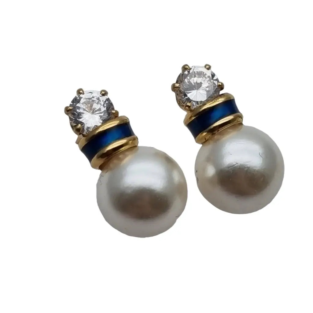 Pendientes de perlas y laminados en oro con circonitas blancas azules