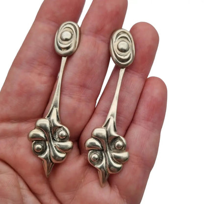 Pendientes vintage de diseño plata para mujer estilo modernista.