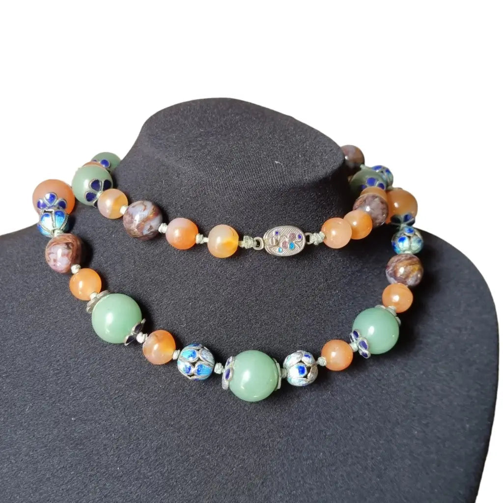 Collar vintage exportación China jade ágata cornalina y cuentas de cloisonné