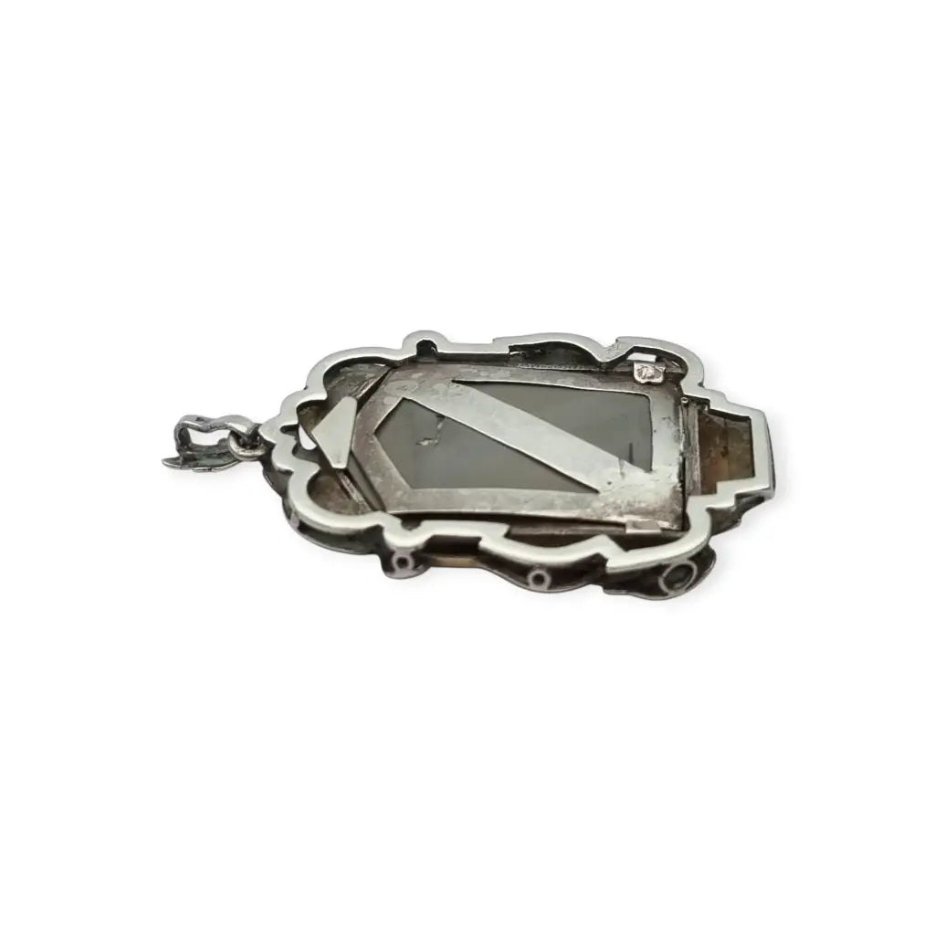 Medalla Art Déco década de 1930 con la Virgen María en plata oro y esmalte