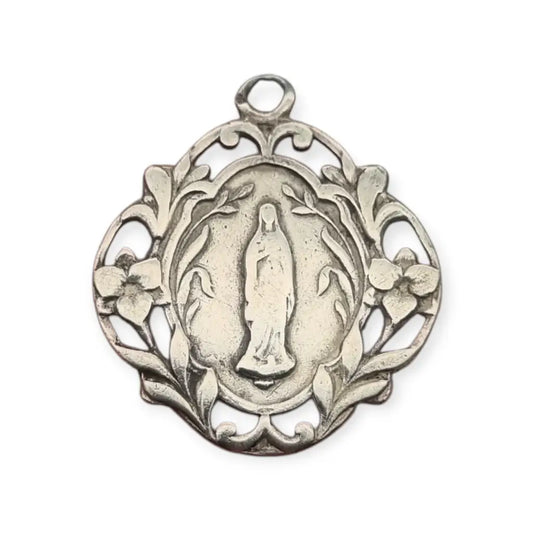 Medalla Art Nouveau de plata calada Ntra. Sra. Lourdes vintage floral