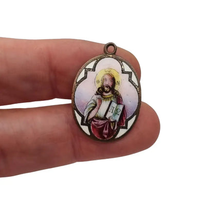 Medalla religiosa antigua Cristo Pantocrátor esmalte policromado circa 1930.