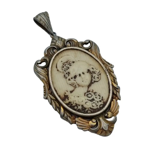 Medalla art deco dorada colgante camafeo vintage dama tallada antiguo