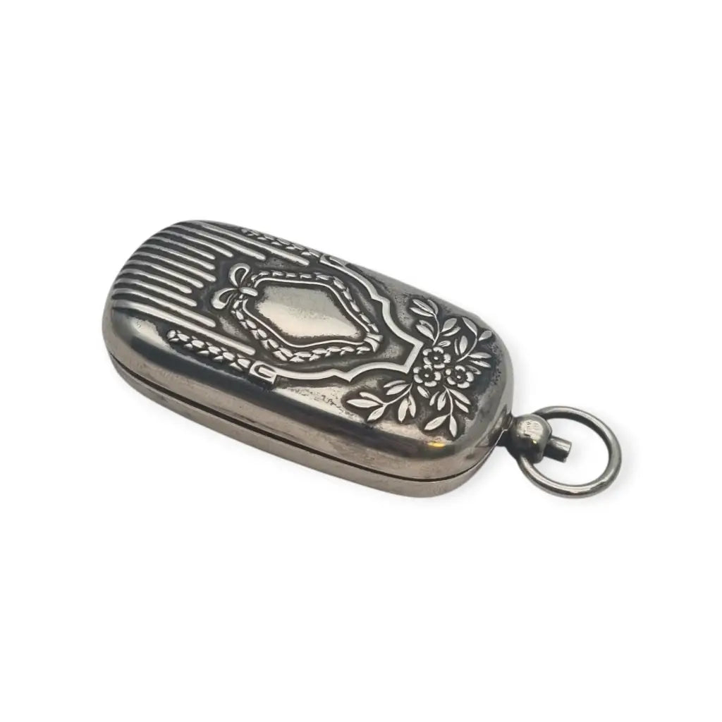 Monedero colgante Art Nouveau de plata grabada con doble compartimento interior