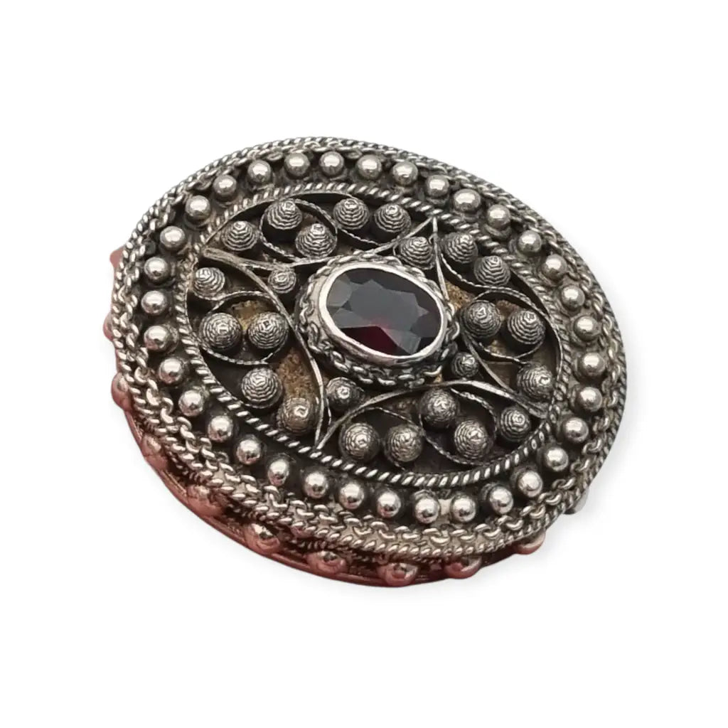 Pastillero de plata 925 decorado con filigrana y granate caja ovalada artesanal