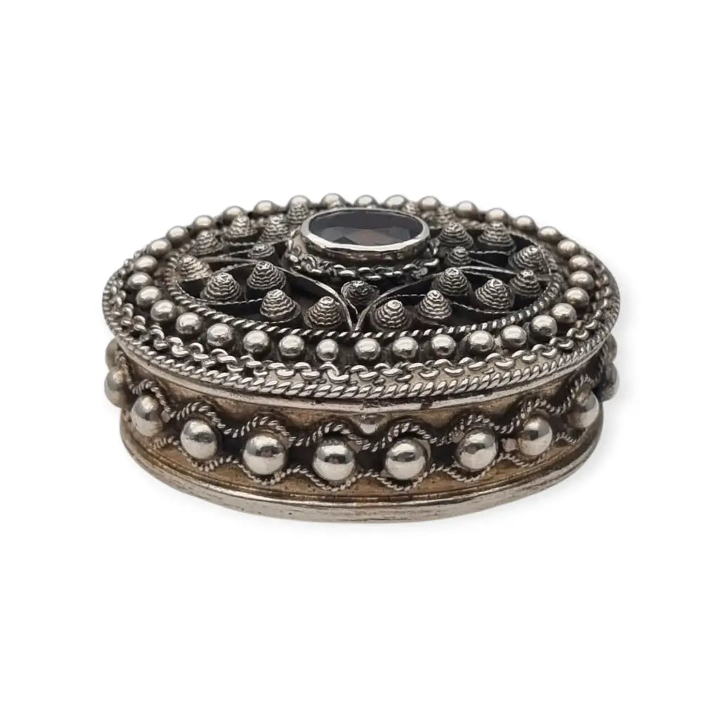 Pastillero de plata 925 decorado con filigrana y granate caja ovalada artesanal