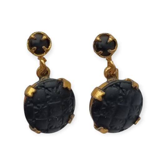 Pendientes antiguos de luto en metal dorado con detalles negro grabados