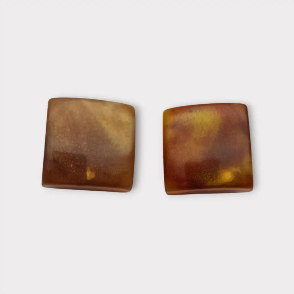 Pendientes cuadrados de plástico jaspeado en tonos ámbar y caramelo diseño
