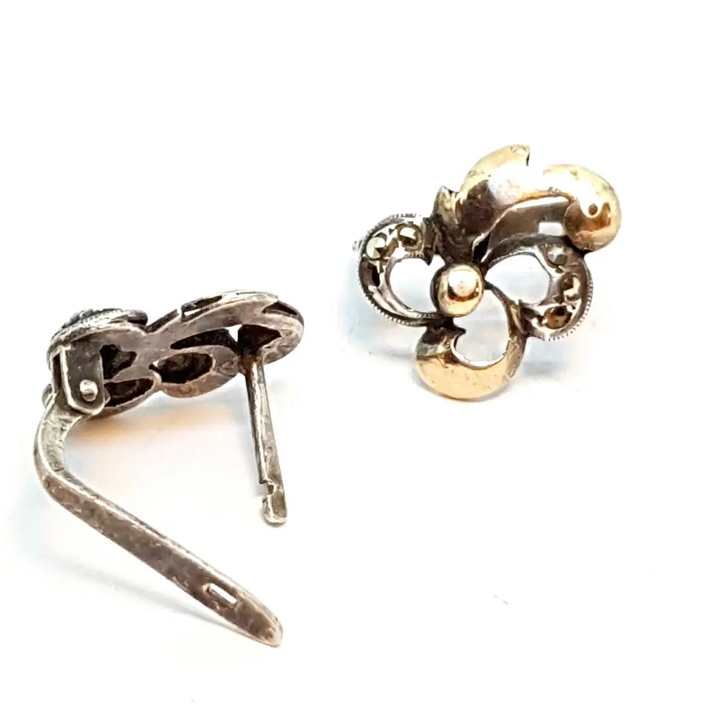 Pendientes art deco de plata y oro Circa 1940 Joyería antigua vintage.