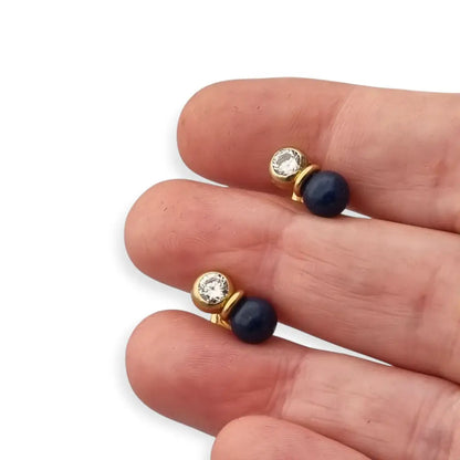 Pendientes vintage chapados en oro con cristal brillante y cuentas azules