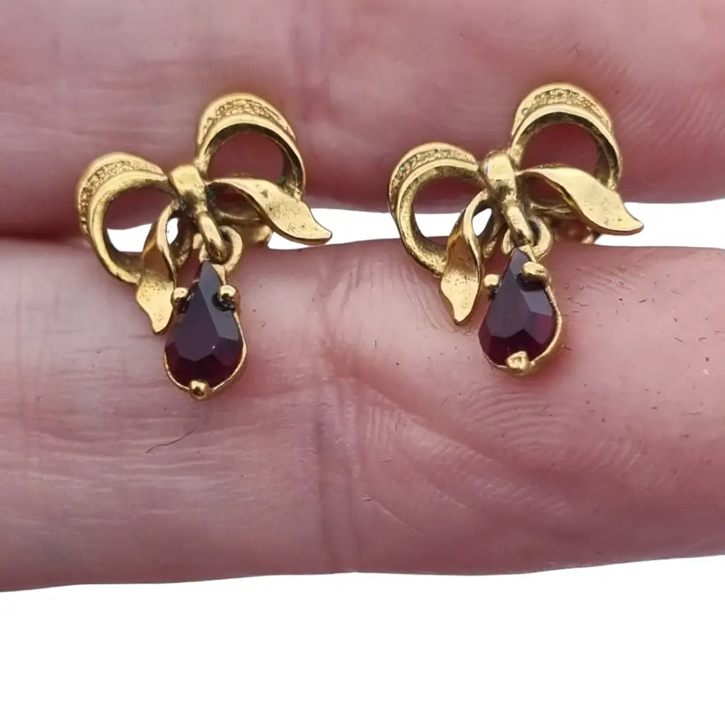 Pendientes vintage en metal dorado forma de lazo con colgante lágrima años