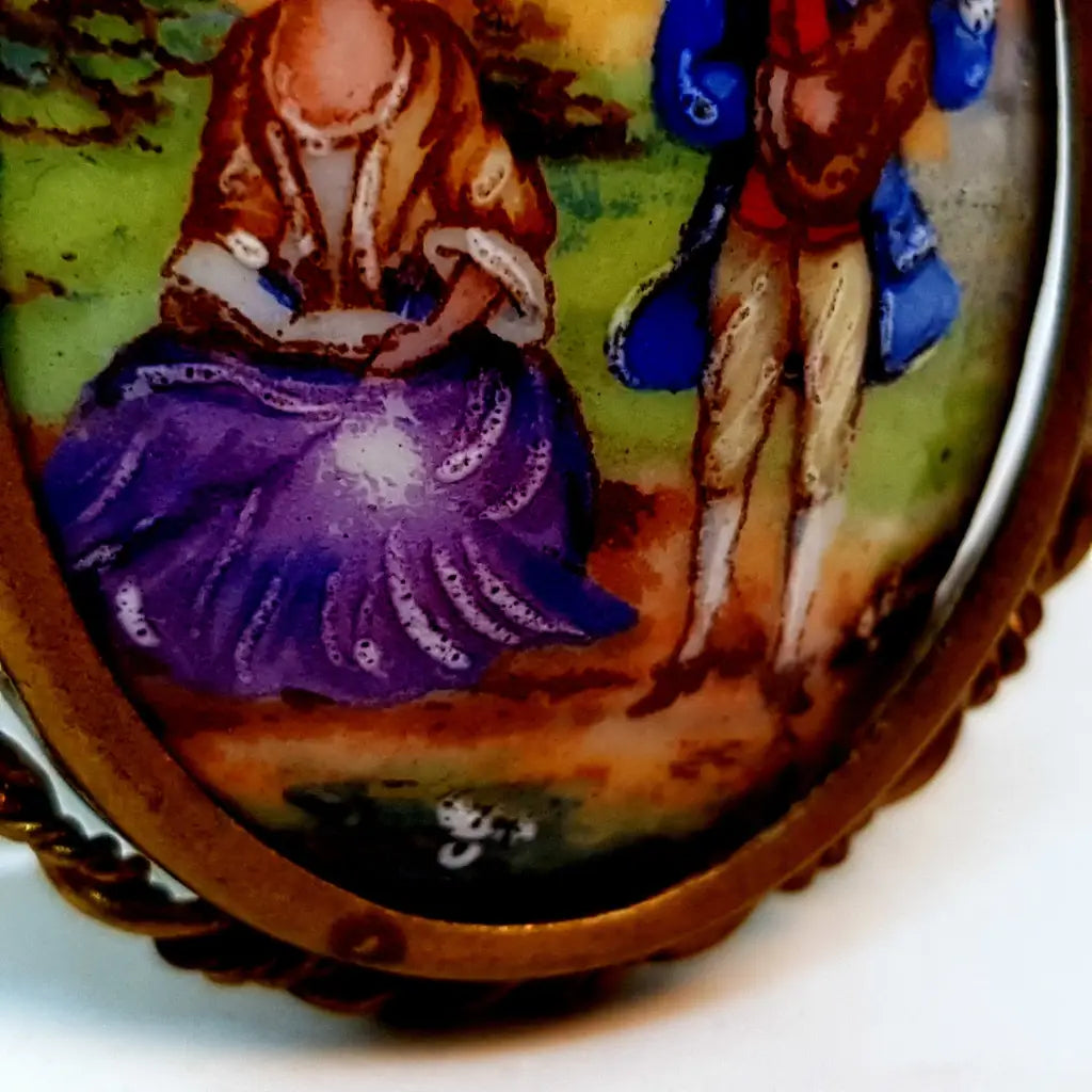 ANCIENNE PETITE BROCHE vintage en porcelaine de Limoges France EUR 25