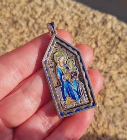 Art nouveau virgin medal in gilt silver and blue enamel, religious modernism.