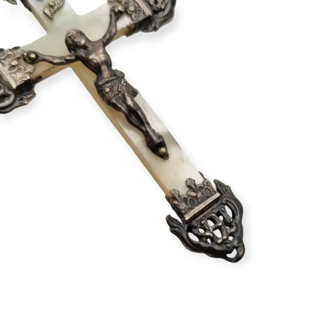 Cruz en plata y nácar católica 1900 joyería francesa regalo religioso.