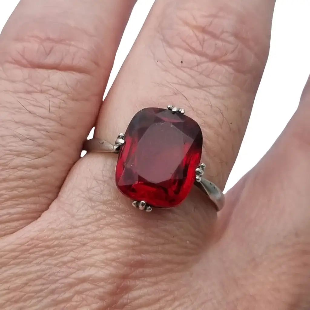 Anillo Art Decó Vintage de Plata y Piedra Roja Estilo Clásico para Mujer