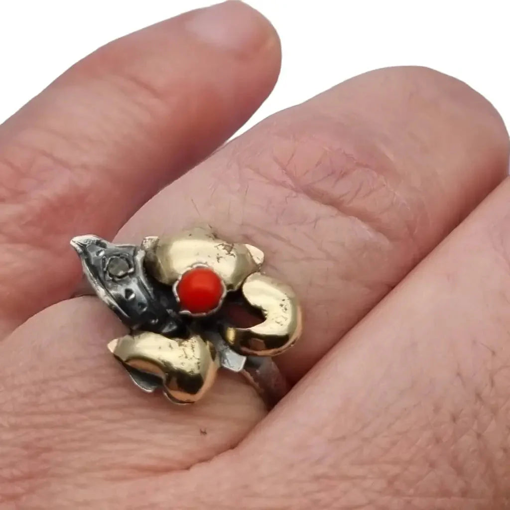 Anillo de flores plata oro y coral para mujer circa 1945. Joyería antigua