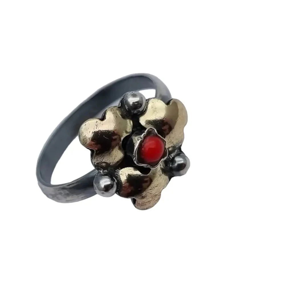 Anillo de flores rojas plata oro y coral joyería mediados siglo